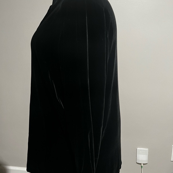 Plus Size Top - Picture 5 of 6